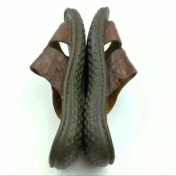 Born mens sandals sz 9 50 brown leather slip on main image 8